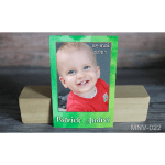 magneti botez baiat fundal verde